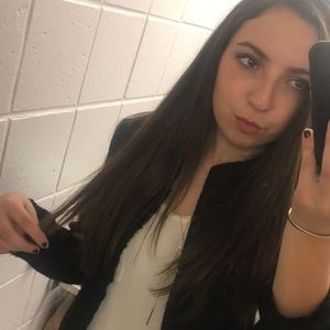 Meet your Posher, Alanna